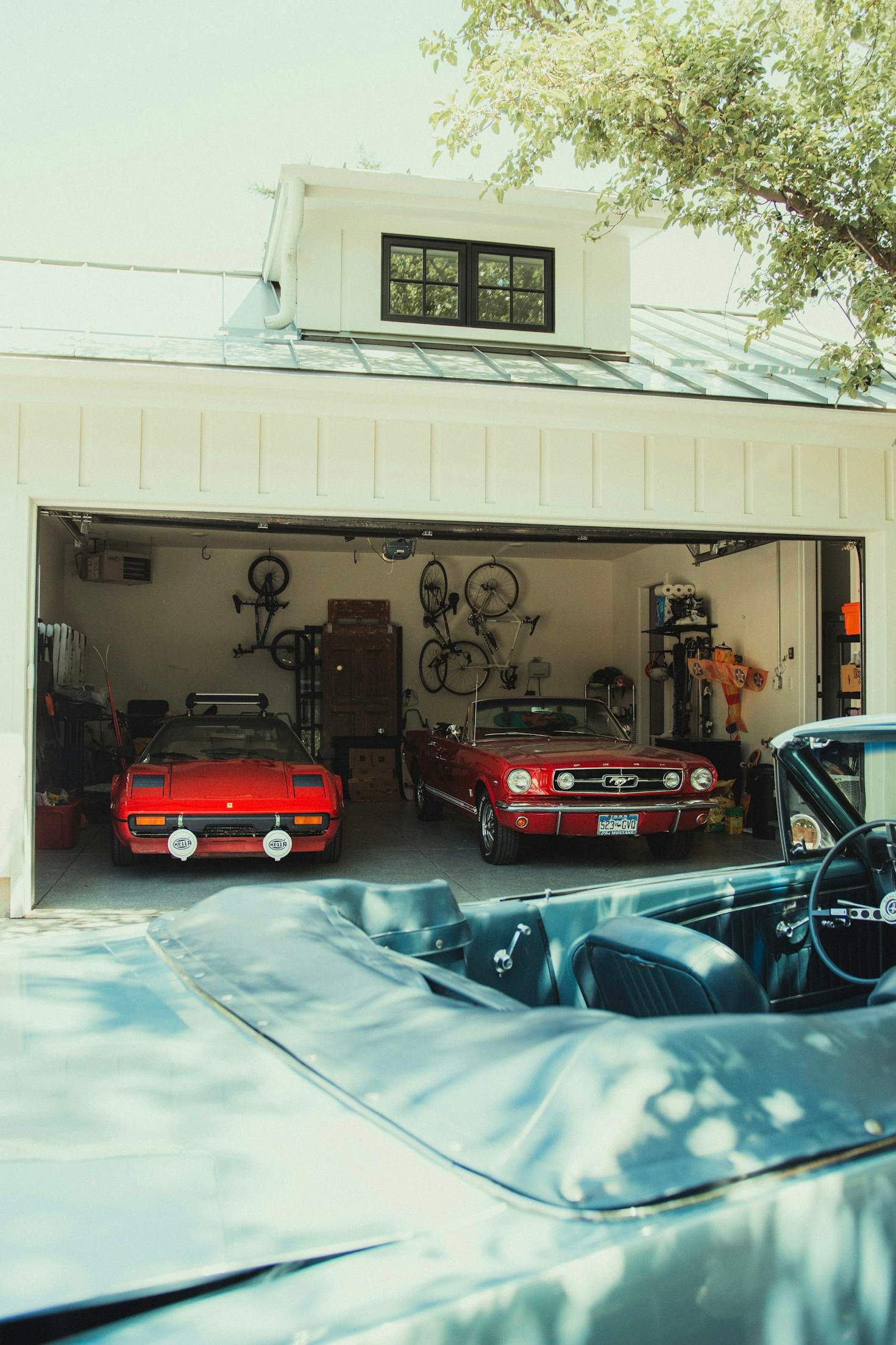 Top Decor Trends for Automotive Enthusiasts